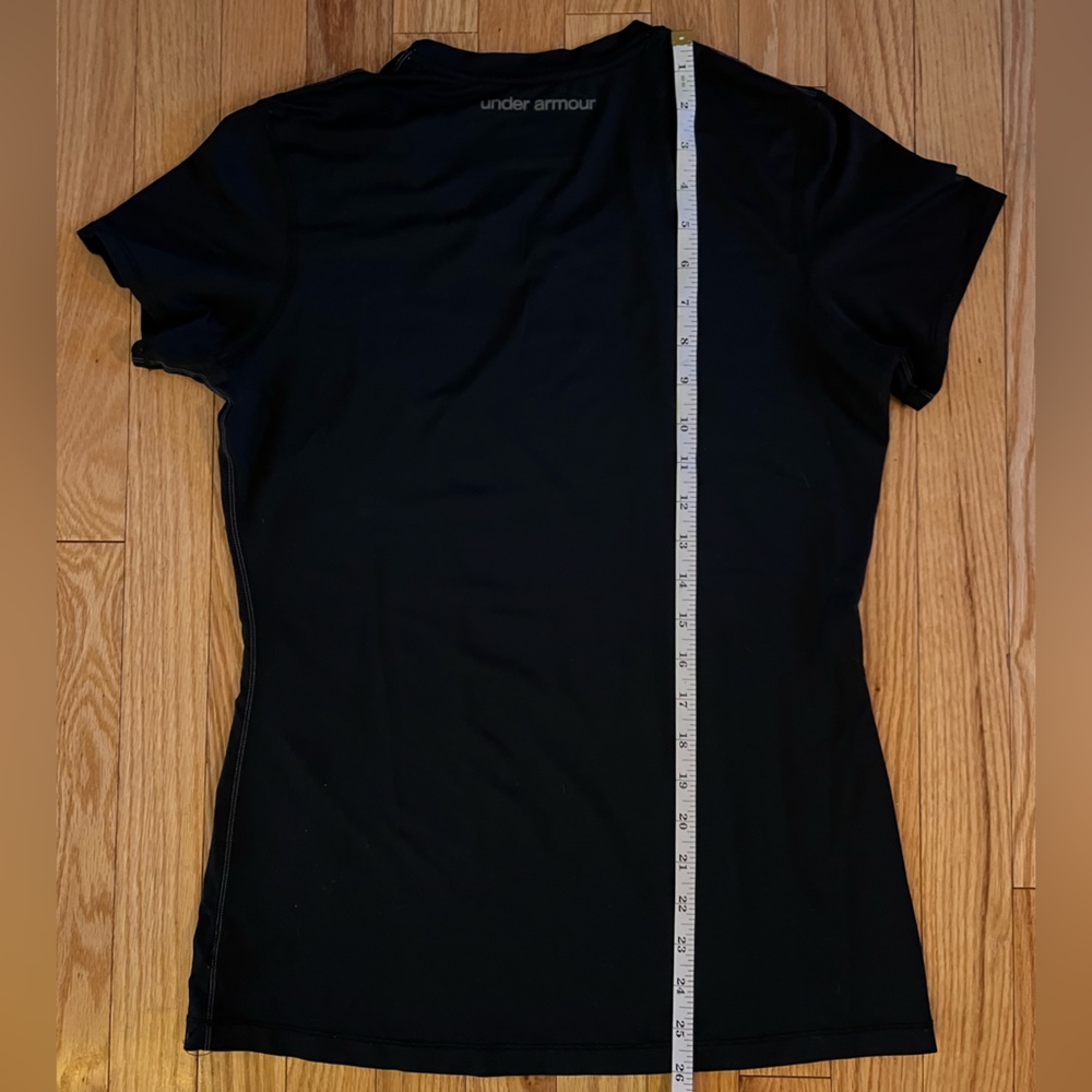 Black under armour tee